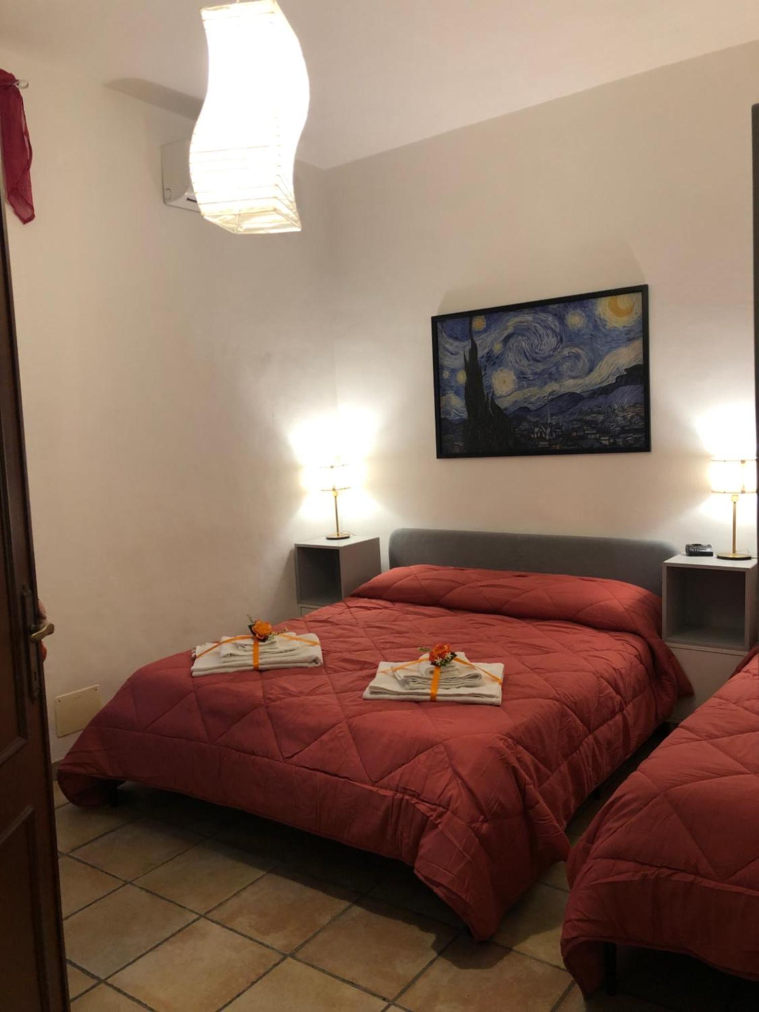 Bed and Breakfast La Finestra Di Umberto Vicino Al Centro Con Parcheggio Privato à Viterbe Extérieur photo