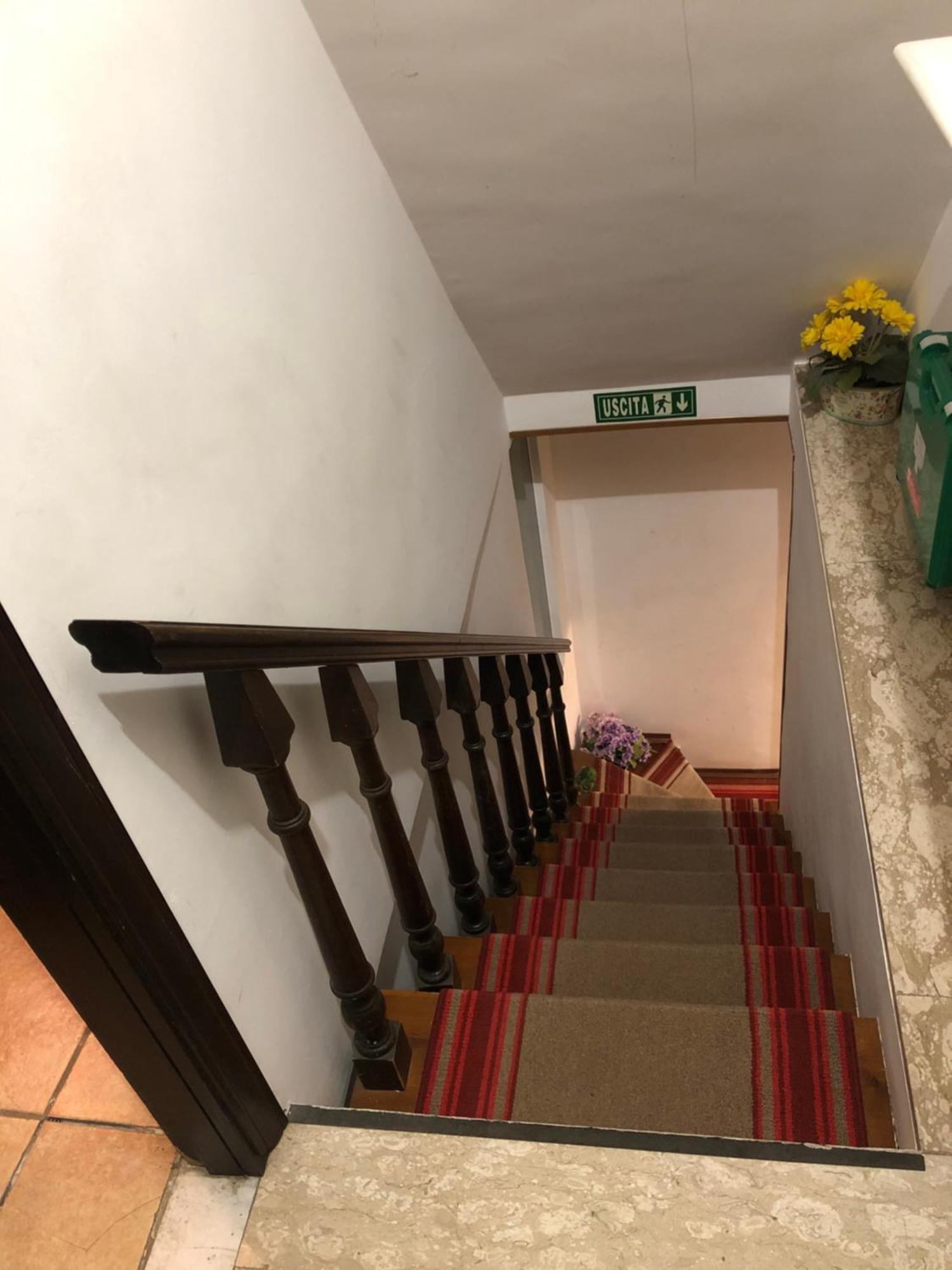 Bed and Breakfast La Finestra Di Umberto Vicino Al Centro Con Parcheggio Privato à Viterbe Extérieur photo